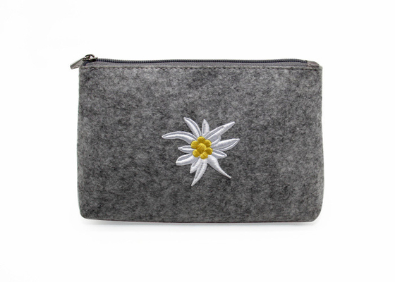 China Customized Felt Makeup Cosmetic Bag Zipper Closed Light Color With Embroidery factory
