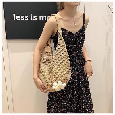 Korean Style 2025 New Arrival Vacation Knit Bag Women's Shoulder Tote Bag Lazy Style Knit Openwork Floral Decoration Beach Bag